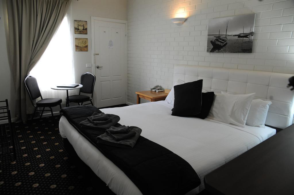 Norwood House Motel & Receptions Mornington Exterior photo